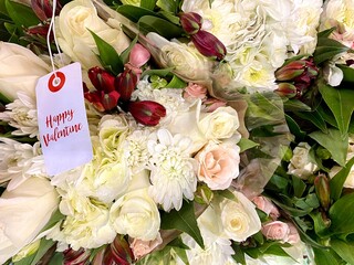 Valentine's Day flower bouquet  - 734441158