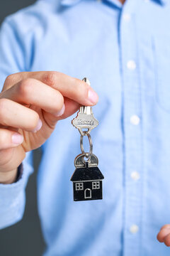 Buy or Selling House is one of the best investment - real estate agent - buyer or seller 