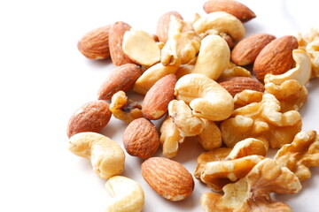栄養たっぷりのミックスナッツ