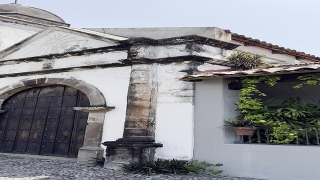 iglesia antigua en hacienda nogueras, en comala colima, mexico