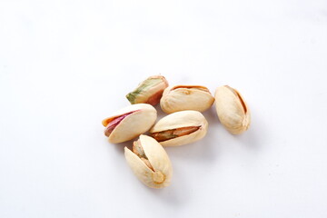 カリッとした歯ごたえが楽しい塩味のピスタチオ

