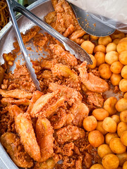 Deep-fried sliced banana ready to eat