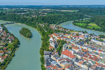 Ausblick auf die pittoreske Stadt Wasserburg am Inn im Chiemgau, Blick zur Landzunge