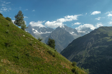Obraz premium Paysage du Valgaudemar en été , Parc national des Ecrins , Hautes Alpes , France