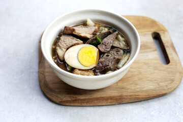 Rolled rice noodle, Pork soup with egg