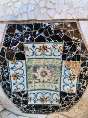 Mosaic cracked tiles design