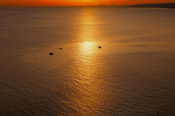 El mar mediterr&aacute;neo en la Costa Blanca. Foto hecha desde Benidorm, al fondo se ve Alicante.