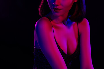 Photo art of modern lighted lady have tempting body curves red lips silky skin prefer to hide her eyes from crowd