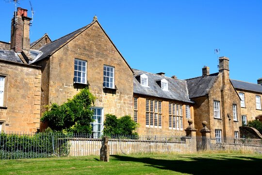 View of the old vicarage behind the minster, Ilminster, Somerset, UK, Europe.