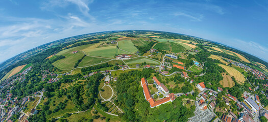 Die Region um den Kurort Bad Griesbach im Rottal in Niederbayern von oben