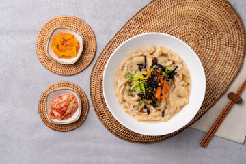 Pork, boiled pork, bossam, skate, pork belly, kimchi, samhap, set menu, noodles, tofu, Korean food, side dishes,