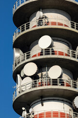 Fototapeta premium Torre di telecomunicazione in mezzo alla città di Padova