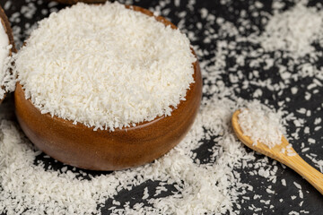 dry white coconut chips for adding to desserts