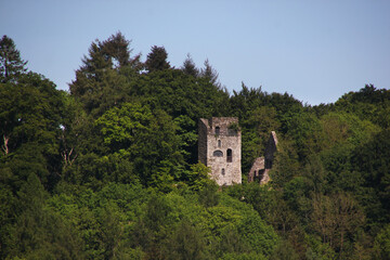 Fototapeta na wymiar Medieval castle ruins of Prümzurlay in the Eifel forest, Germany