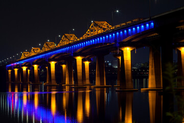 Fototapeta na wymiar View of the bridge in the night