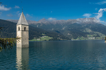 Südtirol, Kirchturmspitze im Reschensee
