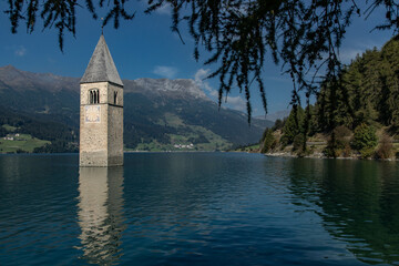 Südtirol, Kirchturmspitze im Reschensee