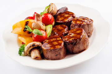 Medallions of veal with grilled vegetables