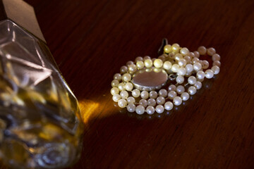 pearl necklace and light reflection
