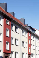 Fensterfront, Modernes, rot-weisses  Wohngebäude, Findorff, Bremen, Deutschland