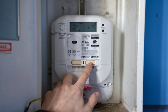 Wroclaw, Polska - 3.02.2024: Licznik energii elektrycznej firmy Tauron. Zmiany cen pradu w Polsce.