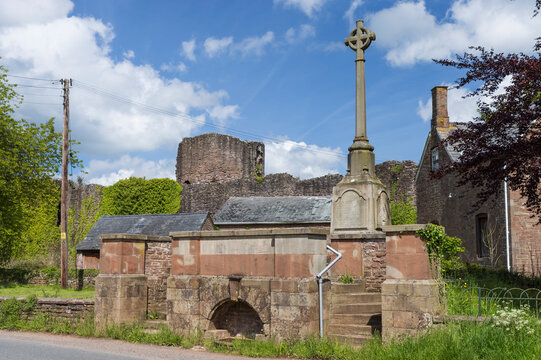 Skenfrith Cross War Memorial, Skenfrith, Monmouthshire, Wales, UK