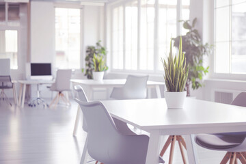 Natural Light and Pure Colors Women's Leadership - 32K UHD
