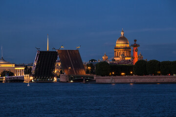 Fototapeta premium St. Petersburg, raised Palace bridge