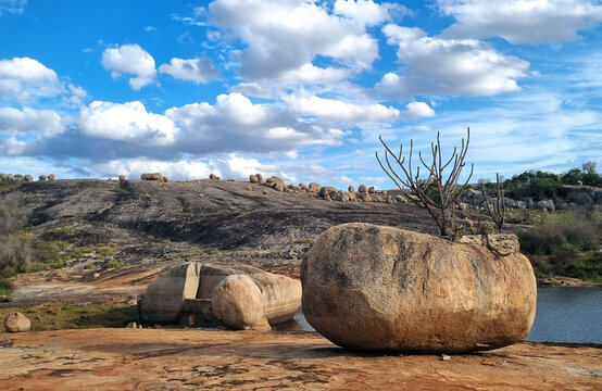 Forma&ccedil;&atilde;o rochosa no Lajedo Pai Mateus, localizado na cidade de Cabaceiras, Para&iacute;ba, Brasil.