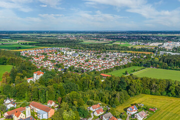Blick über Straßberg auf Bobingen-Siedlung im Naturpark Westliche Wälder in Schwaben