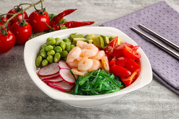 Hawaian cuisine - Poke with cocktail shrimps