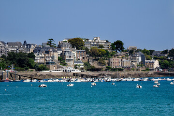 Town and port of Dinard, a commune in the Ille-et-Vilaine department, Brittany, northwestern France. 