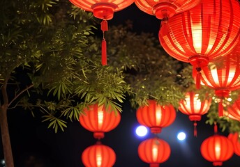 中国の旧正月（春節）の景色、たくさんの赤い提灯が賑わいを醸し出している