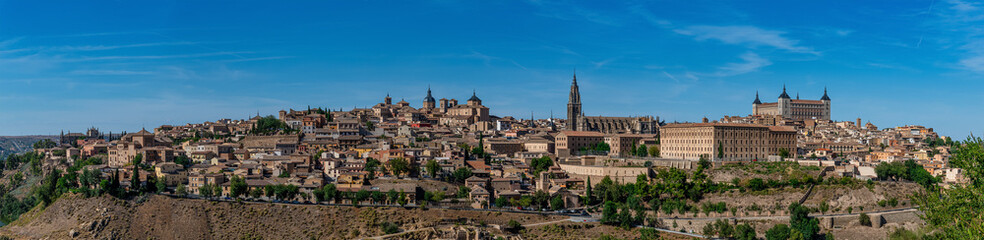 Fototapeta na wymiar Panorama of the medieval city of Toledo. A UNESCO world heritage site in Spain.