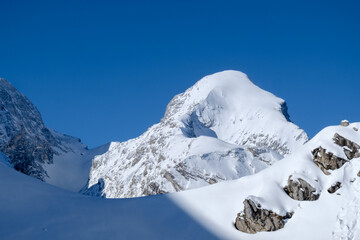 Die imposante Alpspitze in der Wintersonne