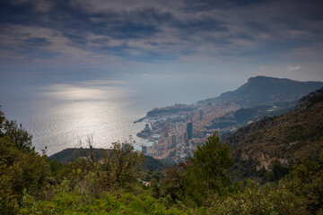  la principauté de Monaco au bord de la Mer Méditerranée