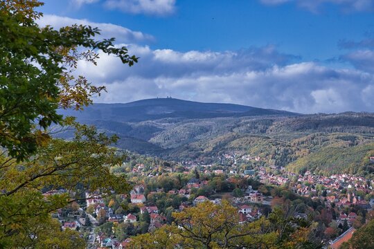Harzregion, Blick &uuml;ber Wernigerode auf den Brocken
