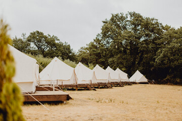 Dormir dans un camp de tipis © lorabarra