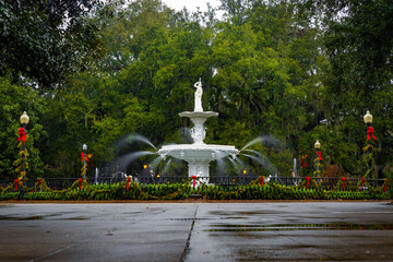 Beautiful vintage fountain at Forsyth Park in Savannah Georgia - obrazy, fototapety, plakaty