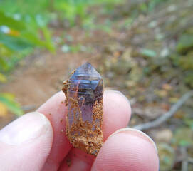 山で拾った紫水晶