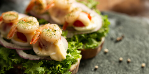 Open sandwich on plate