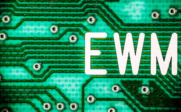 elektroniczny wymuszacz mocy opisany na płytce PCB