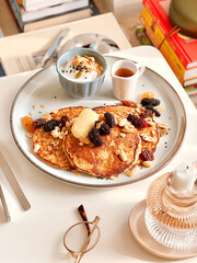 Healthy banana oatmeal pancakes recipe. Simple brunch menu. Morning time. Fresh meal. Delicious food. Scandinavian style. Homemade food. Cooking recipes. Dessert. Fruits. Seeds. Healthy pancake menu. 