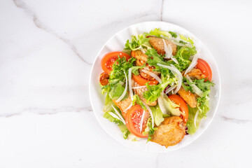 Vegetable salad with grilled chicken