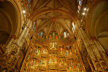 Fototapeta premium Medieval architectural features in The Primatial Cathedral of Saint Mary of Toledo, Spain