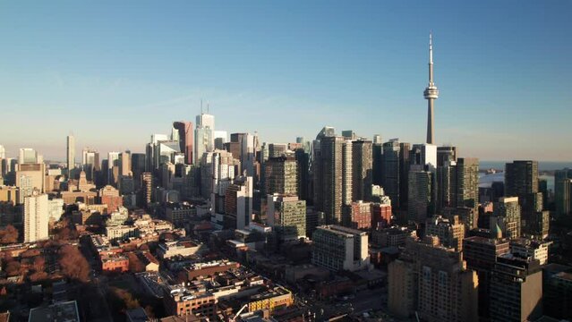 Excellent, crisp 4K aerial of Toronto, Ontario skyline.