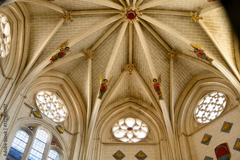 Poster Medieval indoor architecture in Toledo Cathedral, Spain. Official. name: The Primatial Cathedral of Saint Mary of Toledo