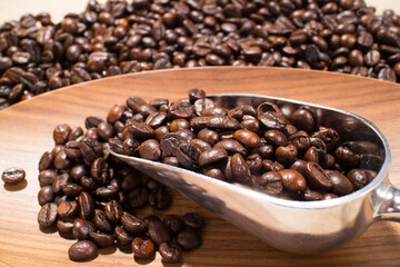 coffee beans in the spoon