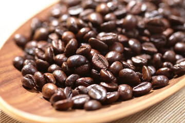 coffee beans in the spoon
