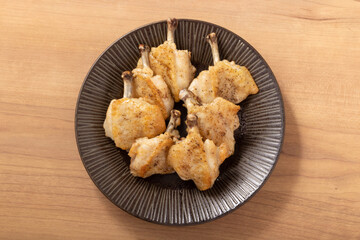 骨付きチキンの塩焼き（手羽先の下処理済み）